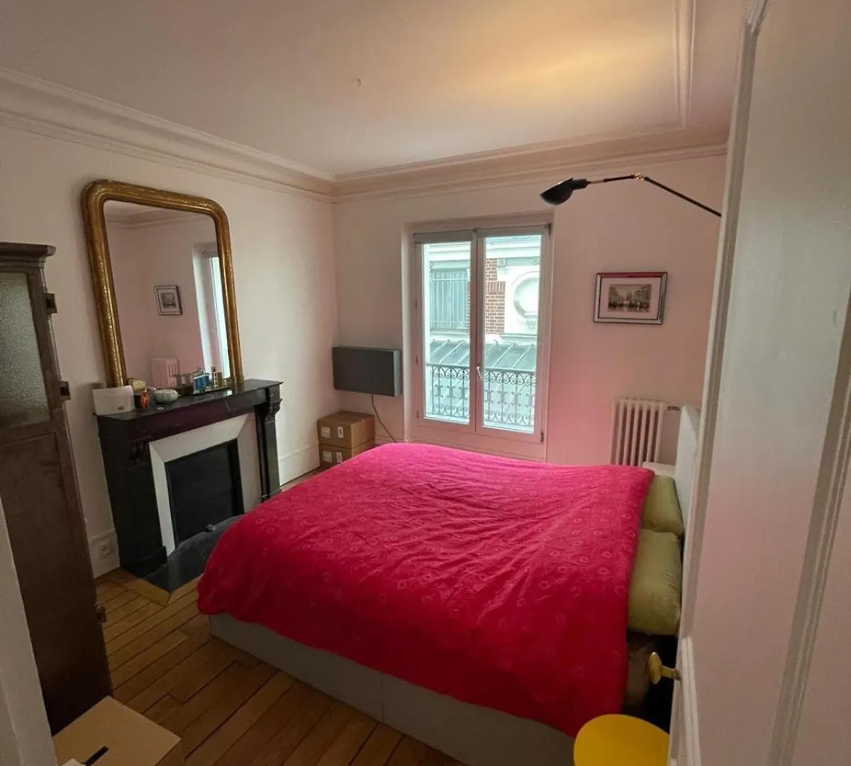 Charming And Bright Flat In A Very Convenient Area Paris