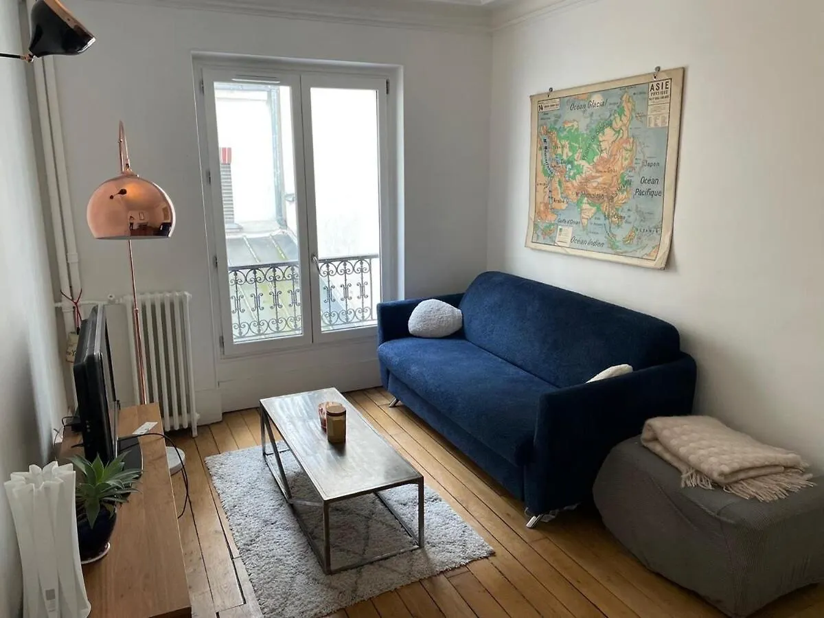 Charming And Bright Flat In A Very Convenient Area Paris Apartment